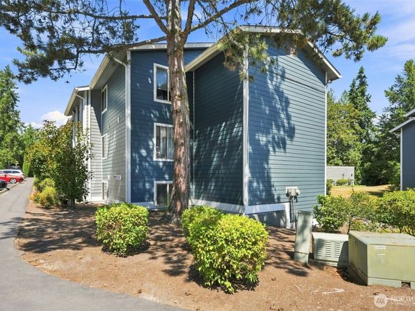 4641 W Lake Sammamish Parkway SE F305, Issaquah WA 98027