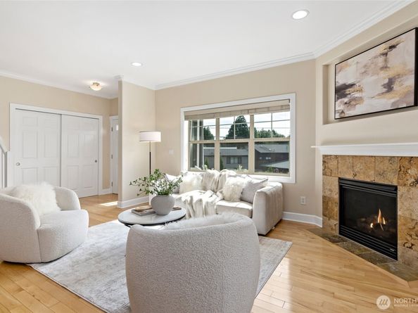 9541 Slater Avenue NE, Kirkland WA 98033