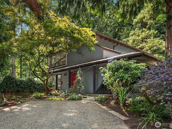 11469 Kallgren Road NE, Bainbridge Island WA 98110