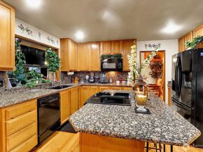 32807 12th Avenue SW, Federal Way WA 98023