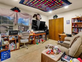 32807 12th Avenue SW, Federal Way WA 98023