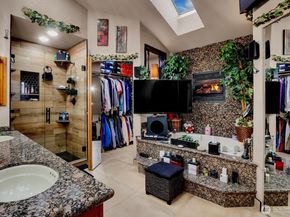 32807 12th Avenue SW, Federal Way WA 98023