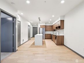 11903 NE 128th Street 320, Kirkland WA 98034