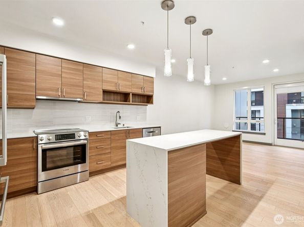11903 NE 128th Street 320, Kirkland WA 98034