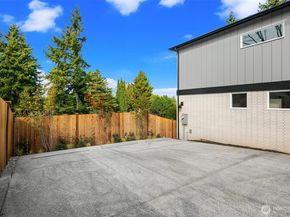 2032 NE 123rd Street, Seattle WA 98125