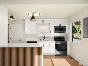 12215 44th Avenue S, Tukwila WA 98178