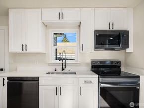 12215 44th Avenue S, Tukwila WA 98178