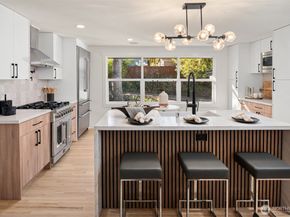 1023 109th Avenue SE, Bellevue WA 98004