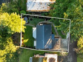 1023 109th Avenue SE, Bellevue WA 98004