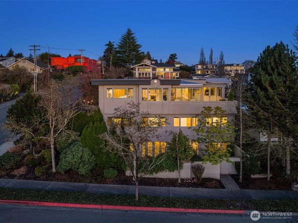 7 10th Avenue, Kirkland WA 98033