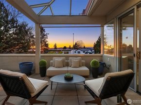 7 10th Avenue, Kirkland WA 98033