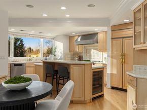 7 10th Avenue, Kirkland WA 98033