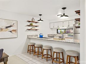 21658 14th Avenue S A12, Des Moines WA 98198