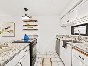 21658 14th Avenue S A12, Des Moines WA 98198