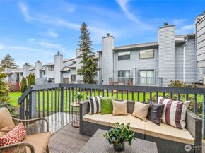 21658 14th Avenue S A12, Des Moines WA 98198