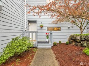 21658 14th Avenue S A12, Des Moines WA 98198