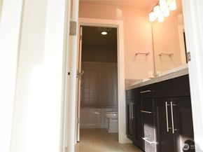 21417 43RD Drive SE 19, Bothell WA 98021