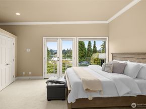 7700 E Green Lake Drive N D13, Seattle WA 98103