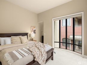 7700 E Green Lake Drive N D13, Seattle WA 98103