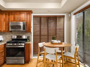 7700 E Green Lake Drive N D13, Seattle WA 98103