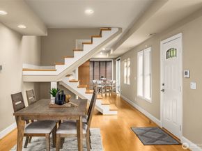 7700 E Green Lake Drive N D13, Seattle WA 98103