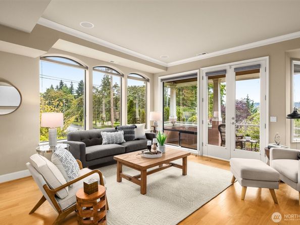 7700 E Green Lake Drive N D13, Seattle WA 98103