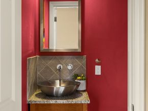 7700 E Green Lake Drive N D13, Seattle WA 98103