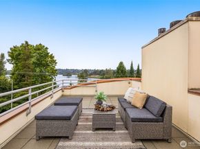 7700 E Green Lake Drive N D13, Seattle WA 98103