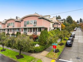 7700 E Green Lake Drive N D13, Seattle WA 98103