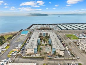 601 S 227th Street 308N, Des Moines WA 98198