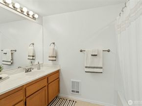 4081 224th Lane SE 202, Issaquah WA 98029