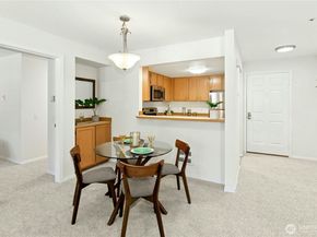 4081 224th Lane SE 202, Issaquah WA 98029