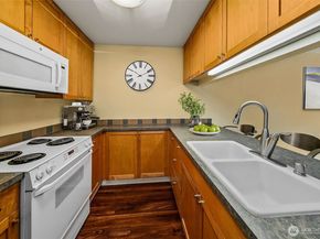 275 W Roy Street 109, Seattle WA 98119