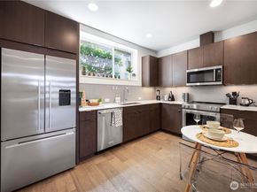 2220 Franklin Avenue E C, Seattle WA 98102