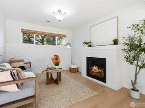 9211 NE 136th Pl, Kirkland WA 98034