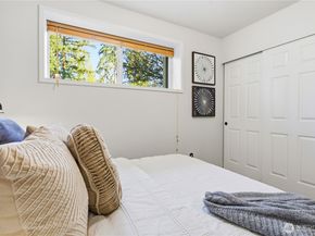 9211 NE 136th Pl, Kirkland WA 98034