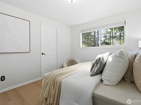 9211 NE 136th Pl, Kirkland WA 98034