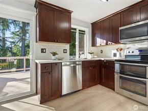 9211 NE 136th Pl, Kirkland WA 98034