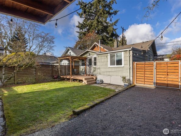 335 N 104th Street, Seattle WA 98133