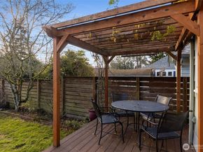 335 N 104th Street, Seattle WA 98133