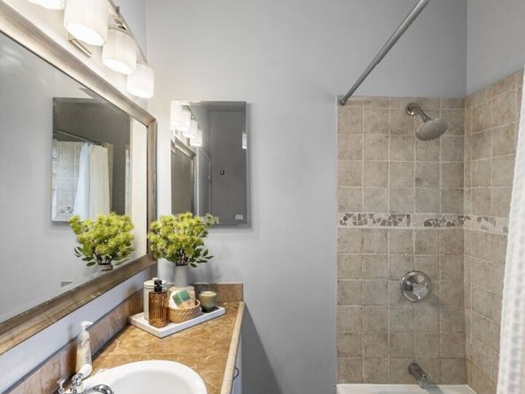 335 N 104th Street, Seattle WA 98133