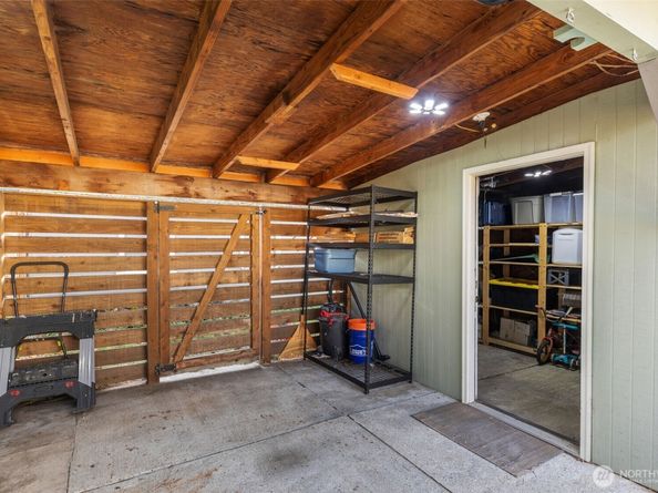 335 N 104th Street, Seattle WA 98133