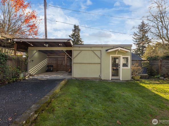 335 N 104th Street, Seattle WA 98133