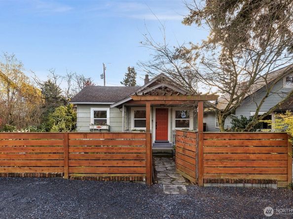 335 N 104th Street, Seattle WA 98133