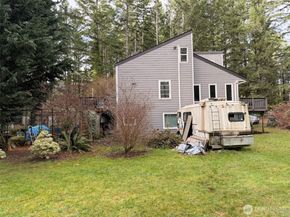 5040 SW Lake Helena Road, Port Orchard WA 98367