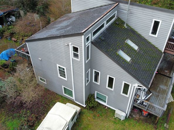 5040 SW Lake Helena Road, Port Orchard WA 98367