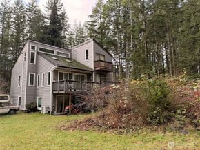 5040 SW Lake Helena Road, Port Orchard WA 98367