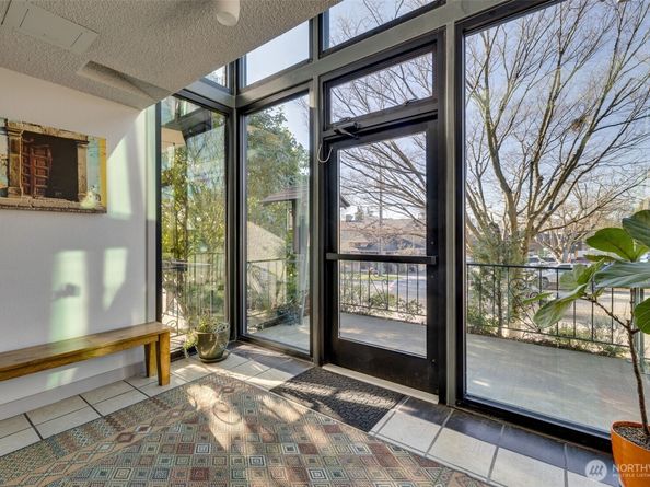 6110 24th Avenue NW 203, Seattle WA 98107