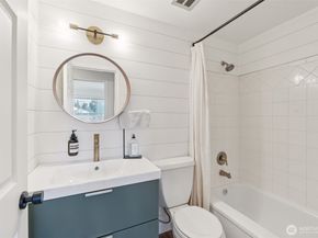 16602 126th Avenue SE, Renton WA 98058