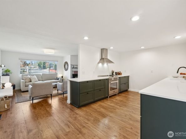 16602 126th Avenue SE, Renton WA 98058